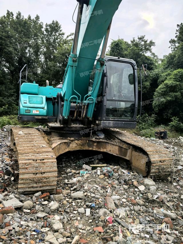 轉(zhuǎn)盤和下車架正前（工作和回轉(zhuǎn)裝置）