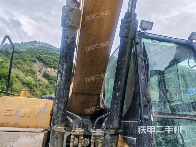 大臂油缸整體?豎拍（工作和回轉(zhuǎn)裝置）