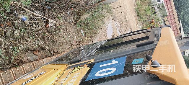 驾驶室整体（整机外观）