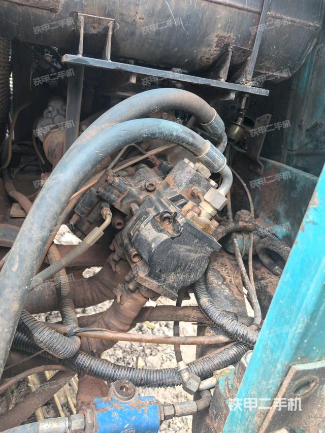 液壓泵斜45?左（大件艙室）