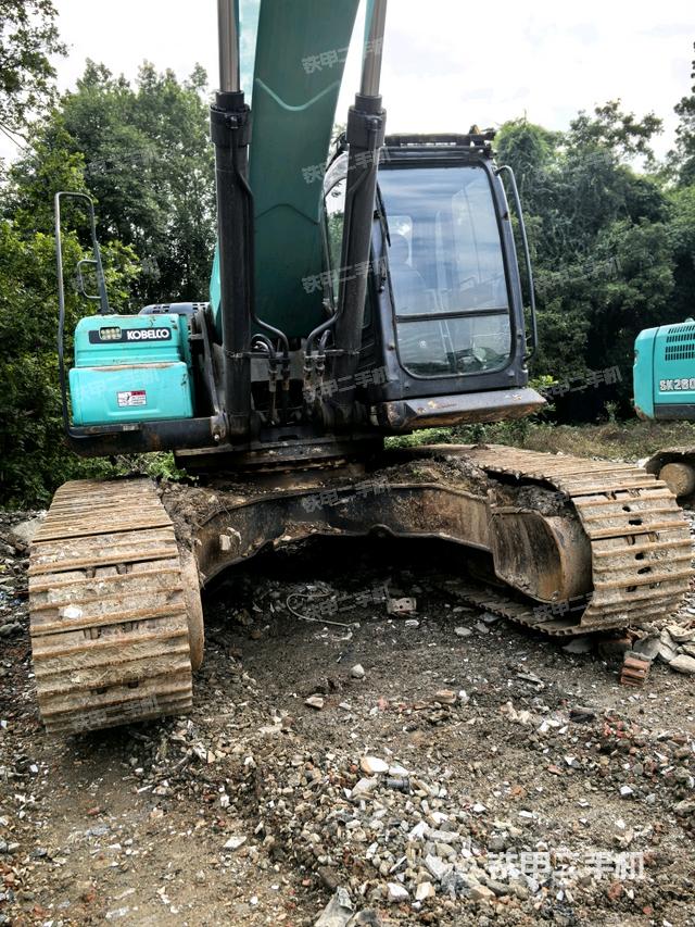 转盘和下车架正前（工作和回转装置）