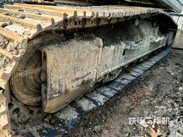 左側(cè)履帶整體?（行走機(jī)構(gòu)）