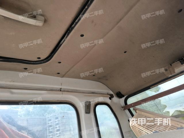 右側(cè)玻璃角標(biāo)（駕駛室部分）