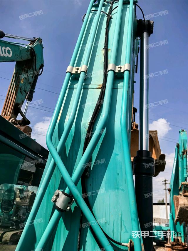 大臂背部俯视（工作和回转装置）