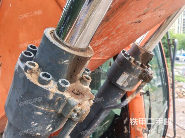 小臂整体右前（工作和回转装置）