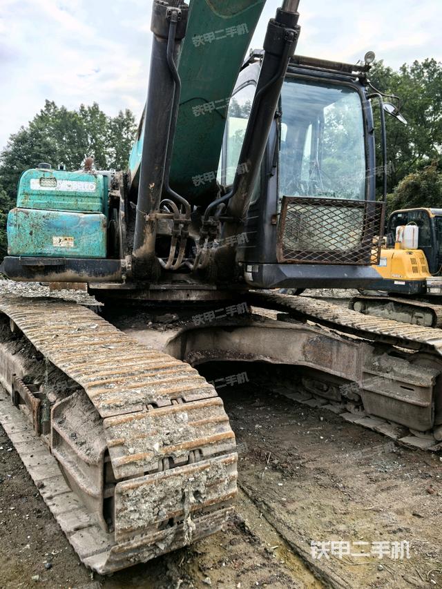 轉(zhuǎn)盤(pán)和下車(chē)架正前（工作和回轉(zhuǎn)裝置）