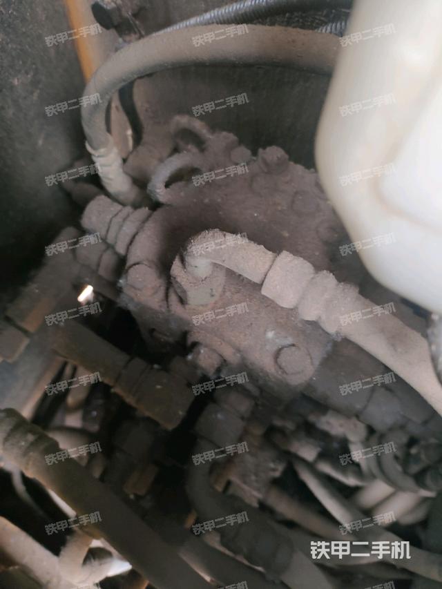 回轉(zhuǎn)馬達和主控閥（整機外觀）