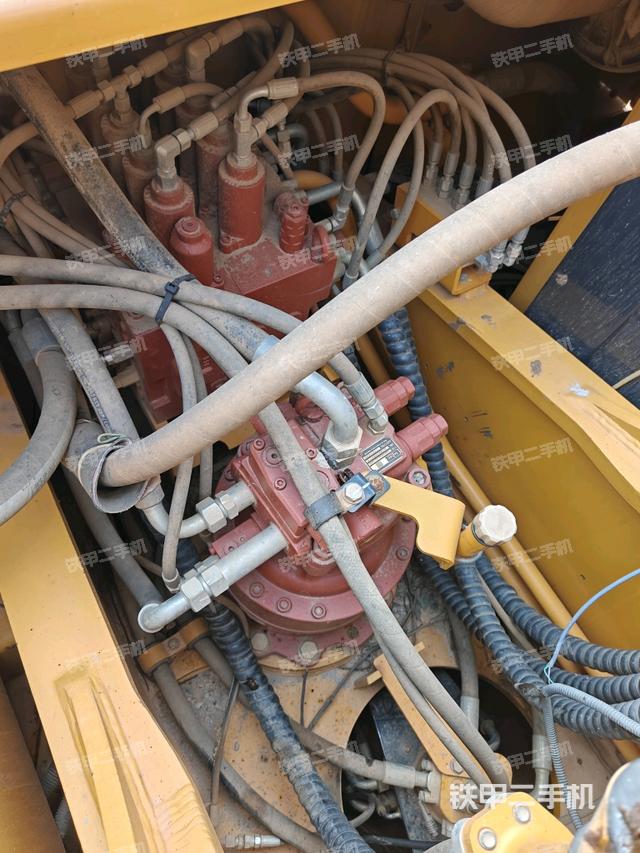 回轉(zhuǎn)馬達(dá)（上車部件）