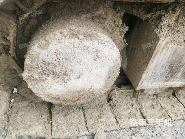 右驅(qū)動(dòng)輪（行走機(jī)構(gòu)）