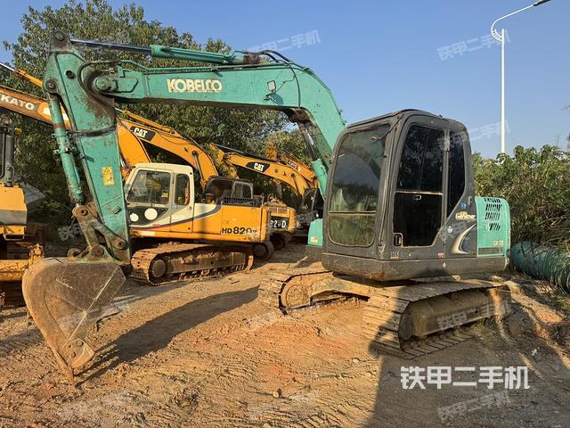 神鋼SK75-8挖掘機