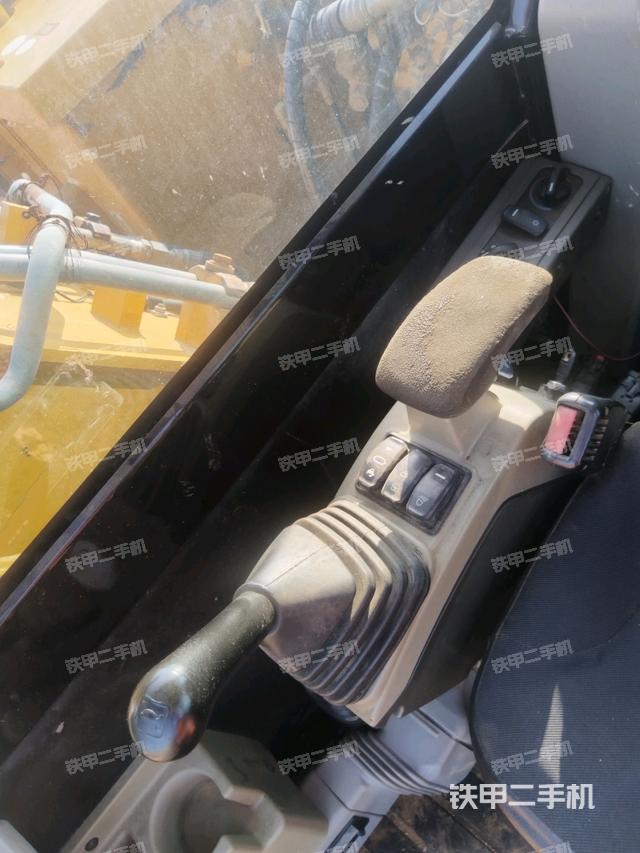 后窗玻璃角標(biāo)（駕駛室部分）