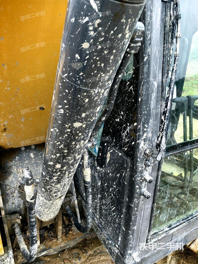 大臂根部?斜（工作和回轉(zhuǎn)裝置）