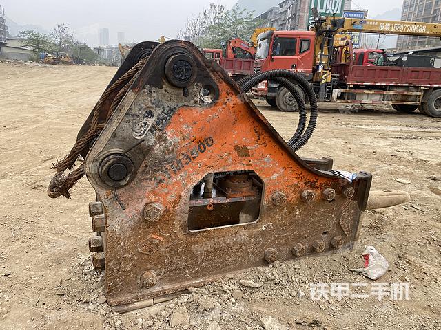 整机右侧（设备外观及核心部件）