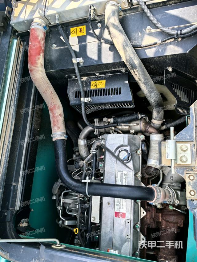 发动机室（上车部件）