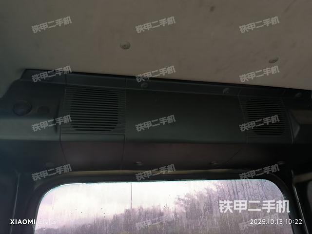 后窗玻璃角標（駕駛室部分）