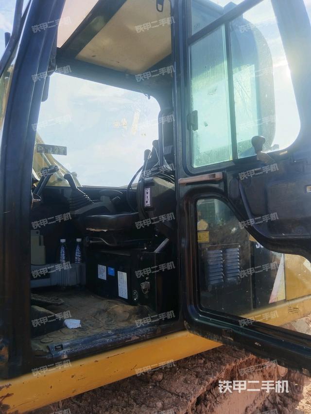 ?駕駛室正側(cè)（駕駛室部分）