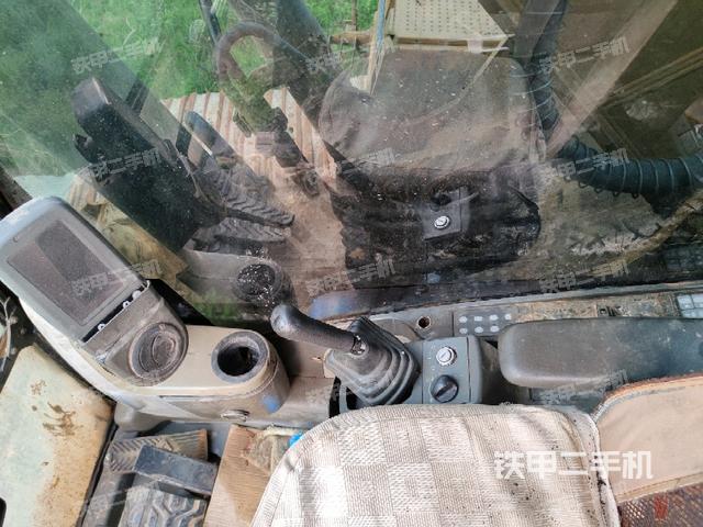 座椅右側(cè)控制臺(tái)/鑰匙門/油門/含右手柄（駕駛室部分）