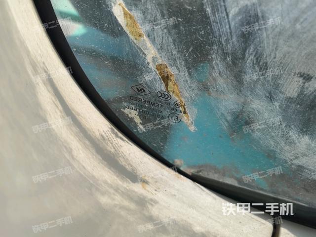 后窗玻璃角標(駕駛室部分) 后窗玻璃角標(駕駛室部分)