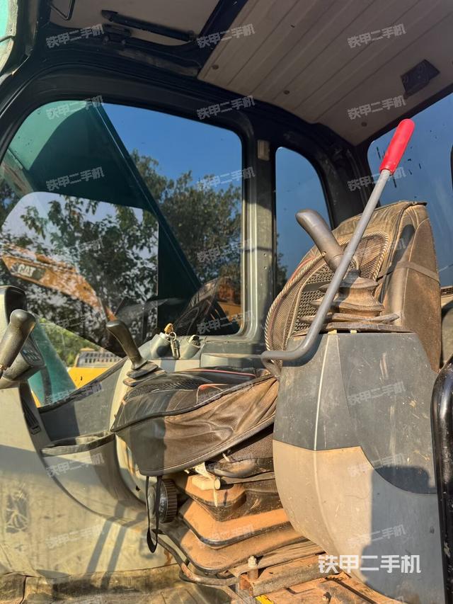 駕駛室整體（整機(jī)外觀）