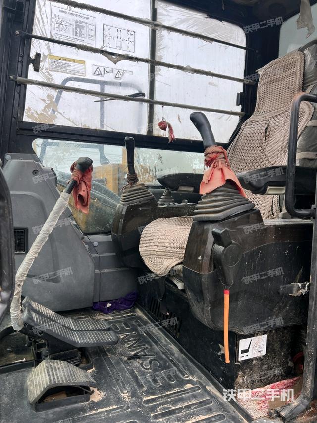 駕駛室頂部（整機(jī)外觀）