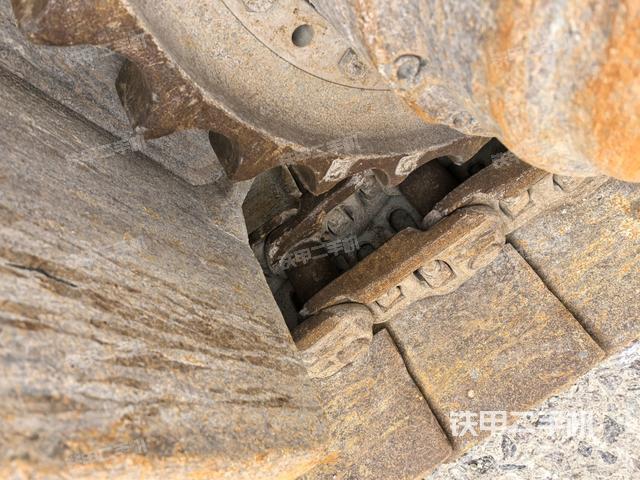 右驅(qū)動(dòng)輪（行走機(jī)構(gòu)）