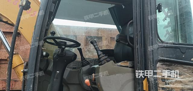 驾驶室整体（整机外观）