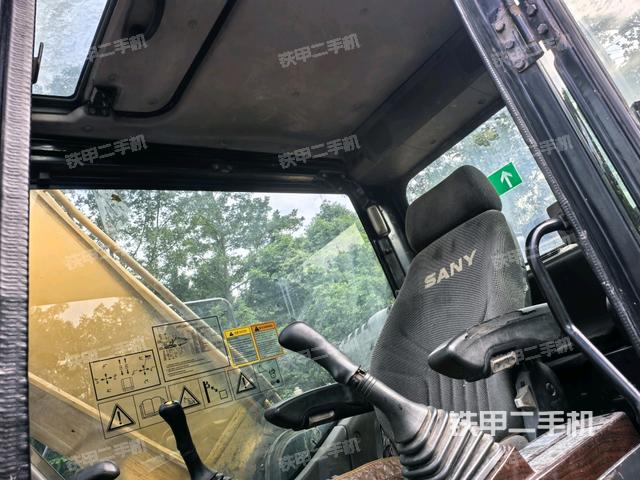 駕駛室正側(cè)（駕駛室部分）