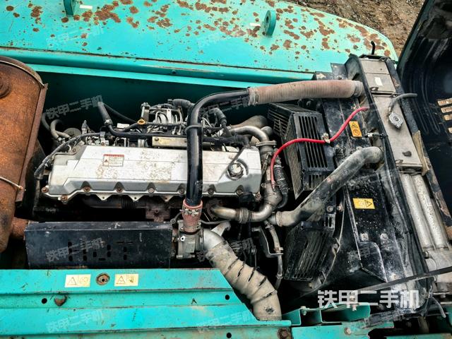 發(fā)動(dòng)機(jī)室（上車(chē)部件）