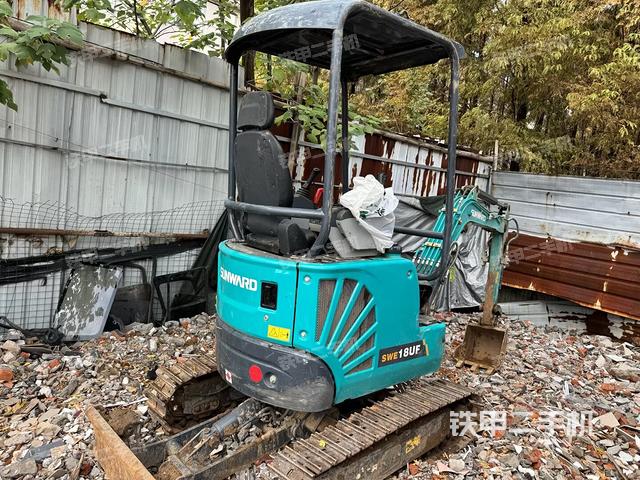 整機(jī)右后45°(整機(jī)外觀) 整機(jī)右后45°(整機(jī)外觀)