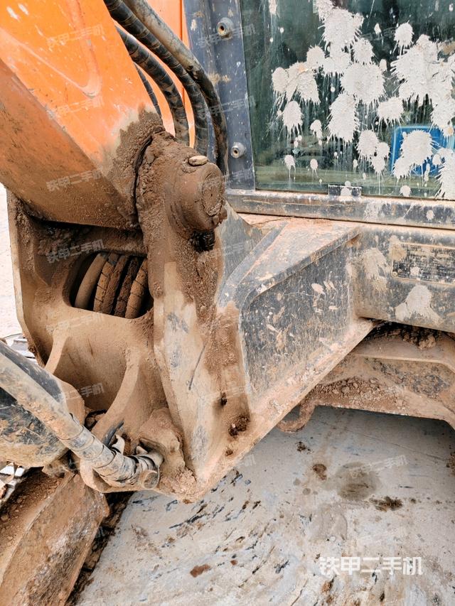 大臂根部?斜（工作和回轉(zhuǎn)裝置）