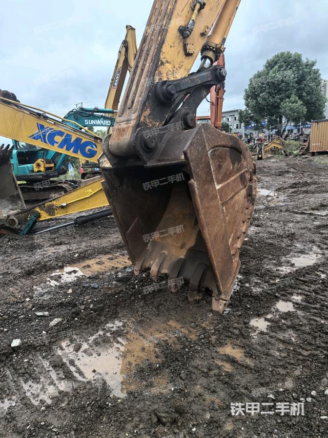 小臂整體左后（工作和回轉(zhuǎn)裝置）