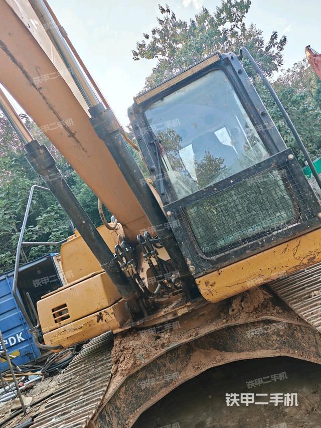 大臂油缸整體?豎拍（工作和回轉(zhuǎn)裝置）