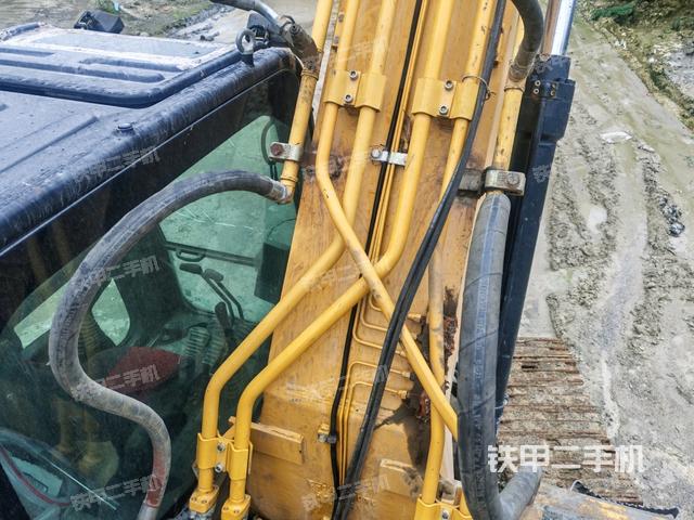 大臂背部俯視（工作和回轉(zhuǎn)裝置）