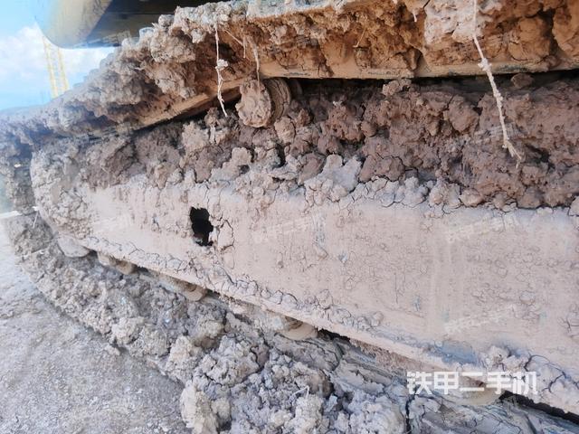 左驅(qū)動輪（行走機(jī)構(gòu)）