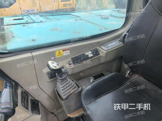 后窗玻璃角標(biāo)（駕駛室部分）