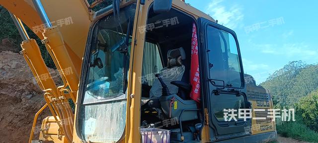 驾驶室整体（整机外观）