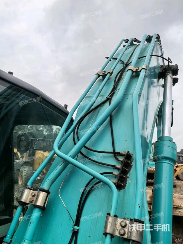 大臂背部俯視（工作和回轉(zhuǎn)裝置）