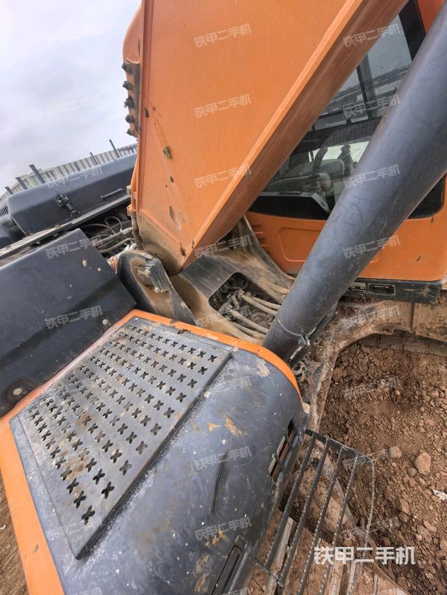 大臂根部?斜視（工作和回轉(zhuǎn)裝置）