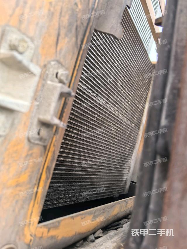 散熱器正面（大件艙室）