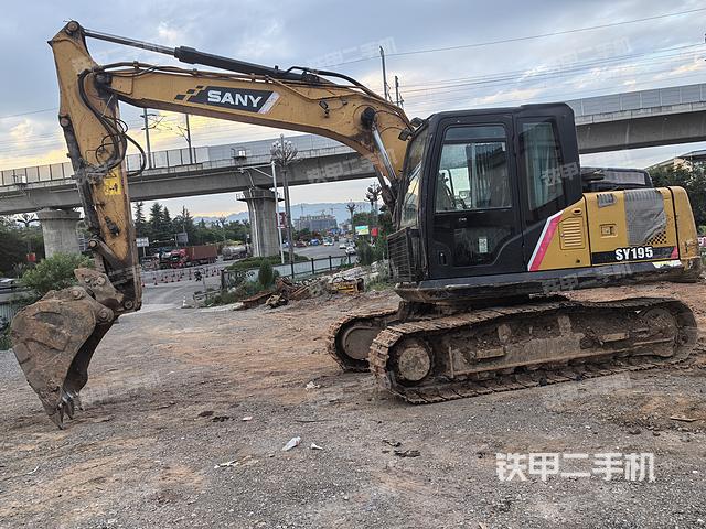 三一重工SY155C挖掘機