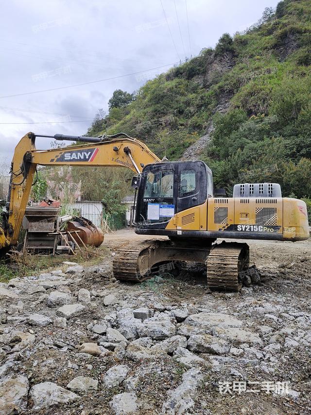 驾驶室顶部（整机外观）
