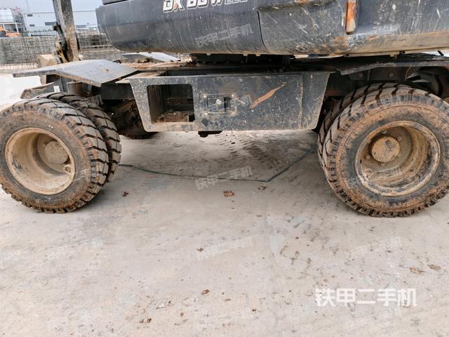 左側(cè)履帶整體?（行走機(jī)構(gòu)）