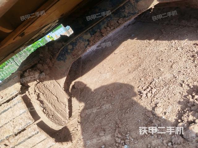 右側(cè)履帶整體?（行走機(jī)構(gòu)）