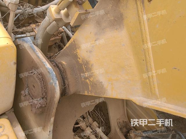 大臂根部 斜视(工作和回转装置) 大臂根部 斜视(工作和回转装置)