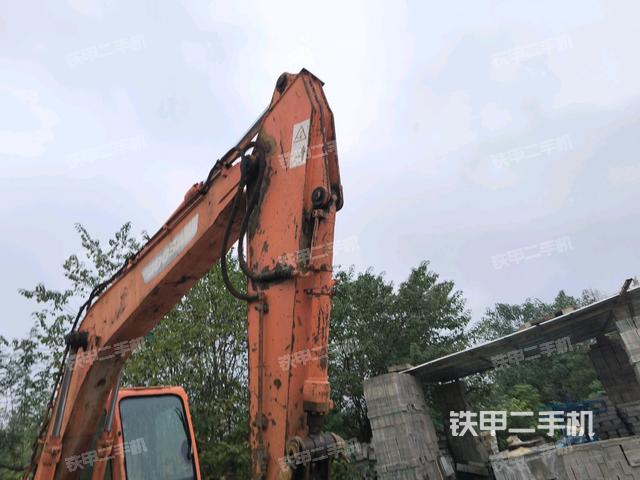 鏟斗右后整體（工作和回轉(zhuǎn)裝置）