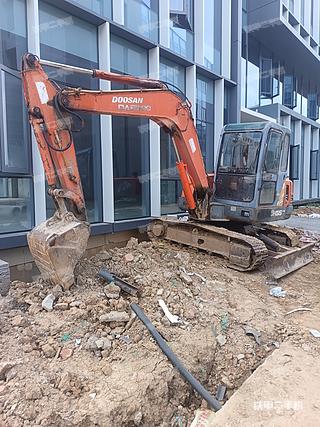 南京大宇DH55-V挖掘机实拍图片