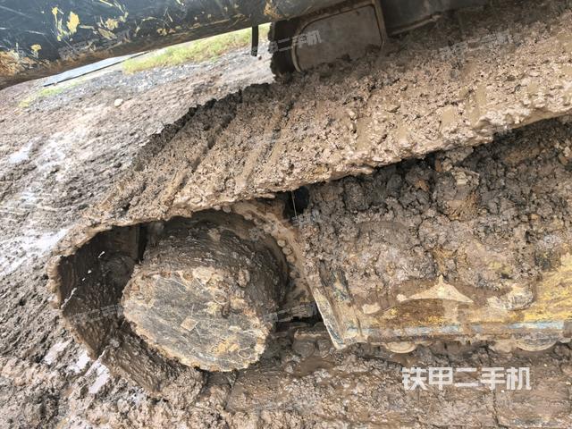 右側(cè)行走馬達(dá)蓋板（行走機構(gòu)）