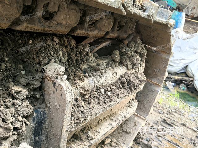 右驱动轮（行走机构）