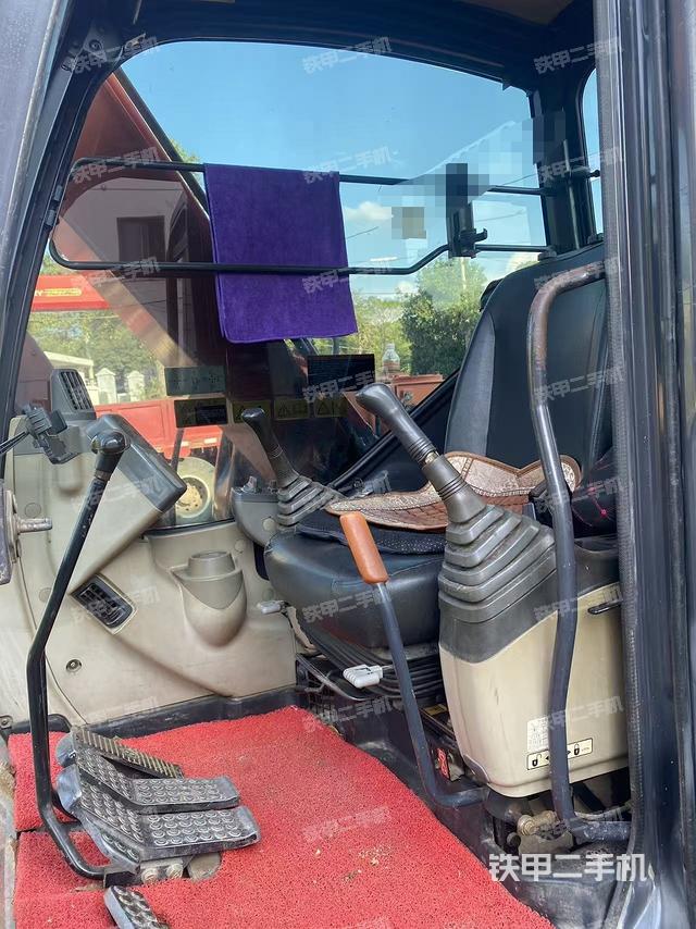 駕駛室整體（整機(jī)外觀）