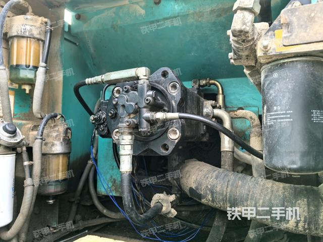 液壓泵斜45?左（大件艙室）